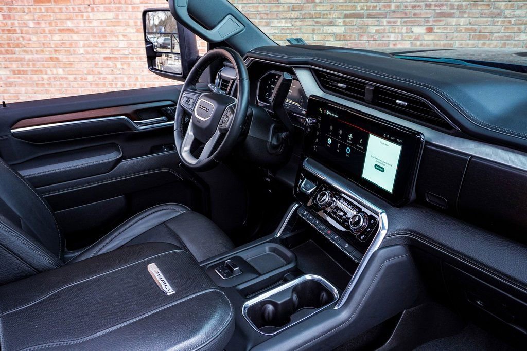 Used 2024 GMC Sierra 2500 Denali w/ Denali Reserve Package image 17