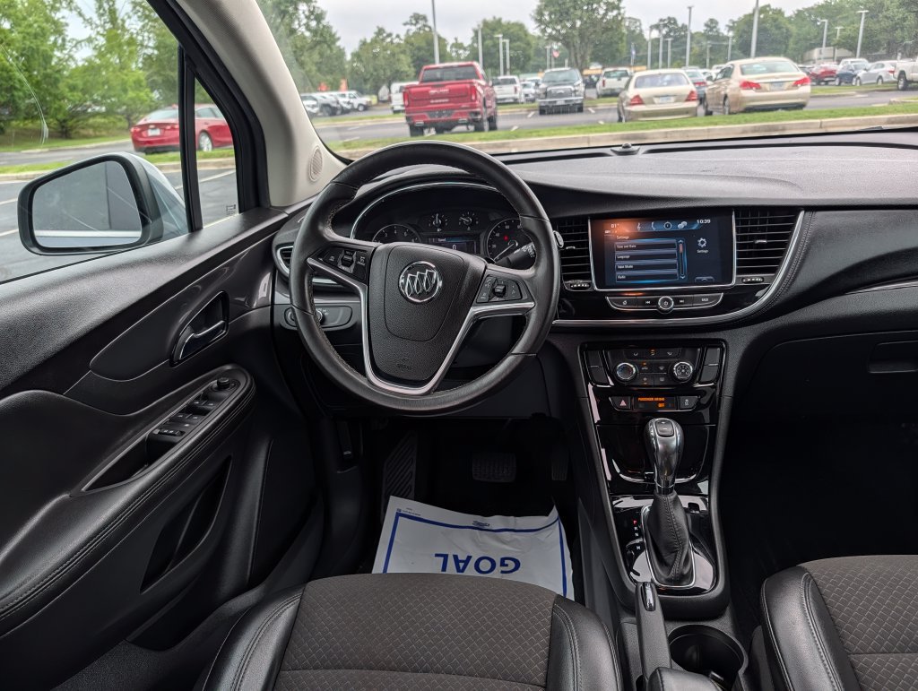 Used 2020 Buick Encore Preferred FWD image 3