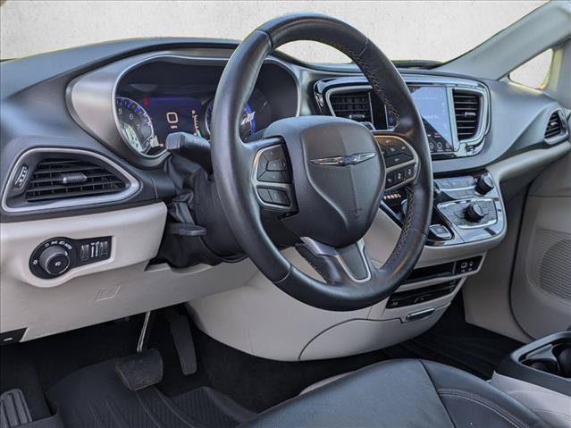Used 2020 Chrysler Pacifica Touring-L Plus w/ Tire & Wheel Group FWD image 10
