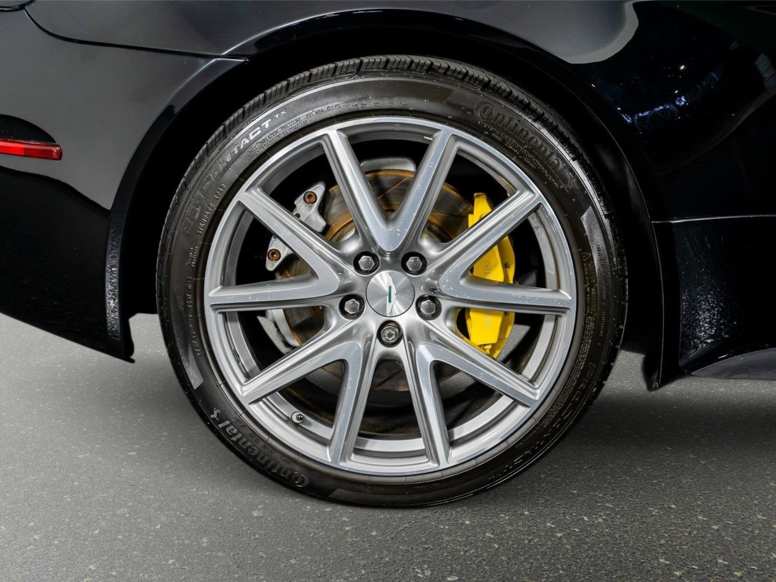 Used 2015 Aston Martin V8 Vantage GT image 9