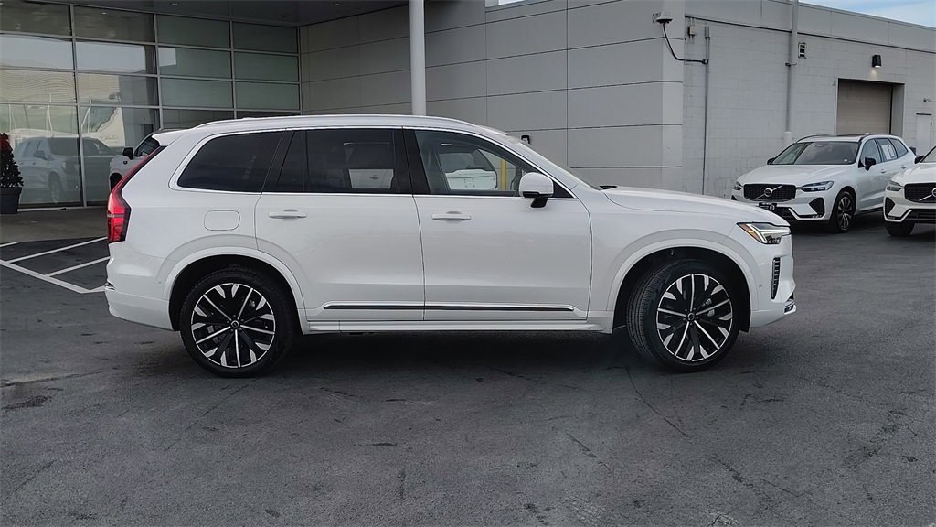 Certified 2025 Volvo XC90 B6 Plus image 2
