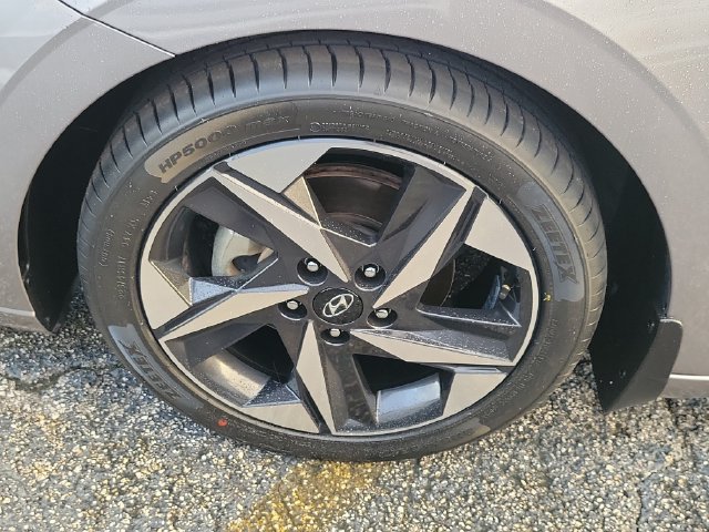 Used 2022 Hyundai Elantra Limited FWD image 7