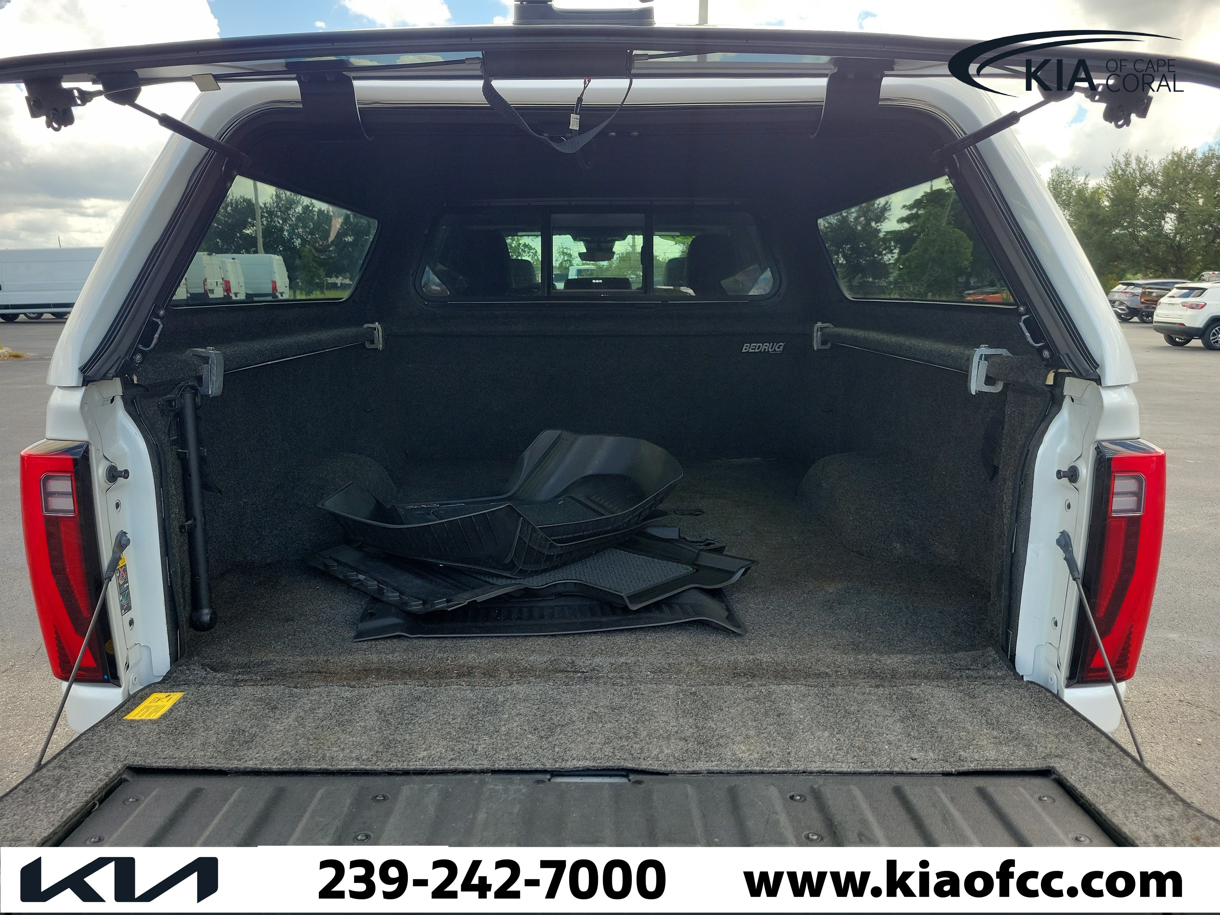 Used 2024 GMC Sierra 3500 Denali Ultimate AWD/4WD image 11
