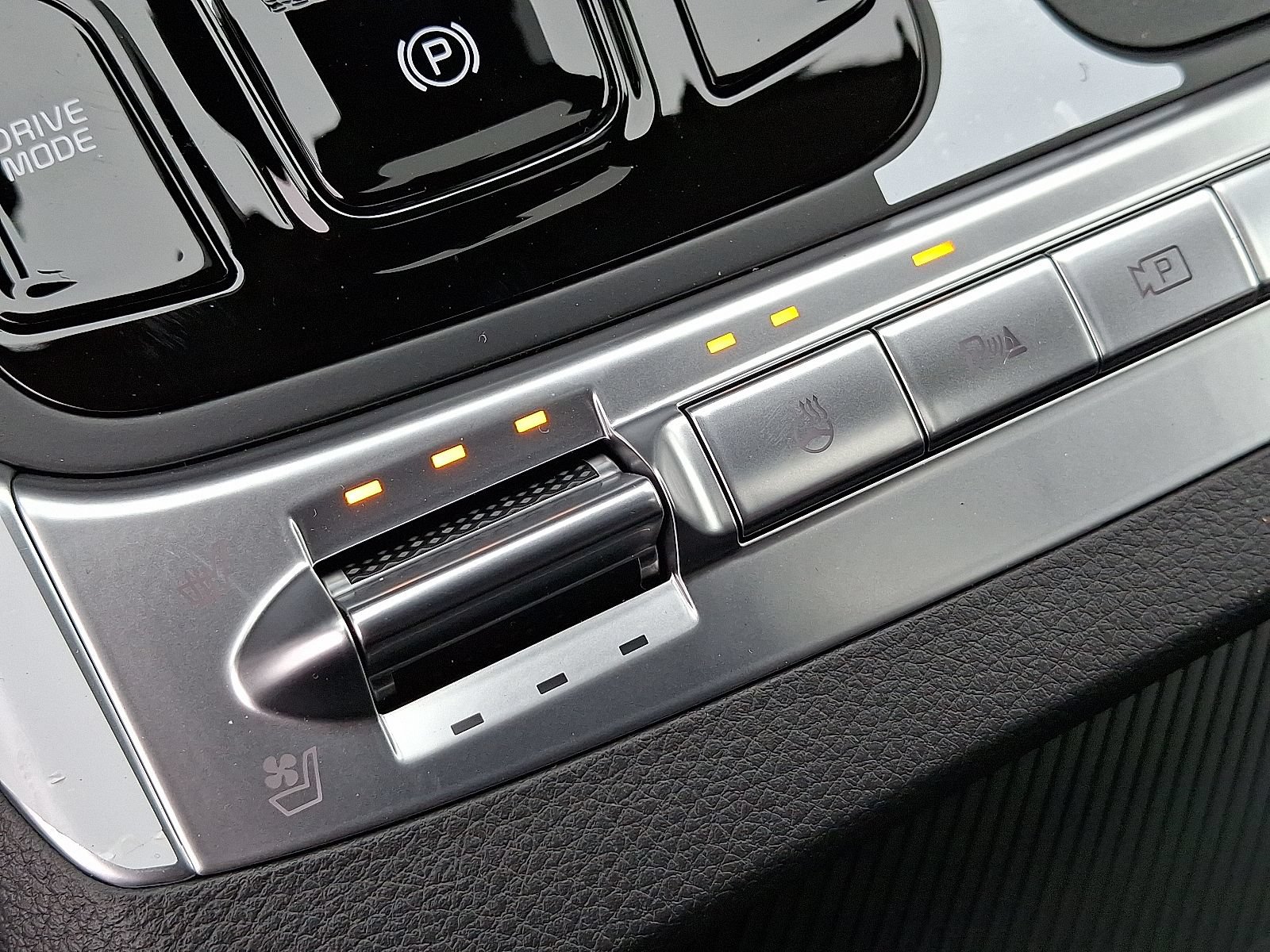 New 2025 Kia Carnival SX Prestige FWD image 22