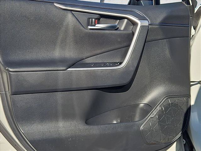 Used 2020 Toyota RAV4 XSE AWD/4WD image 11