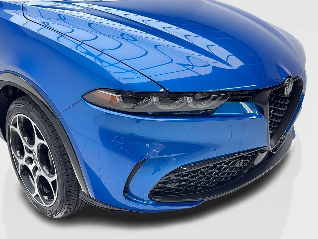 New 2025 Alfa Romeo Tonale w/ Premium Package image 3