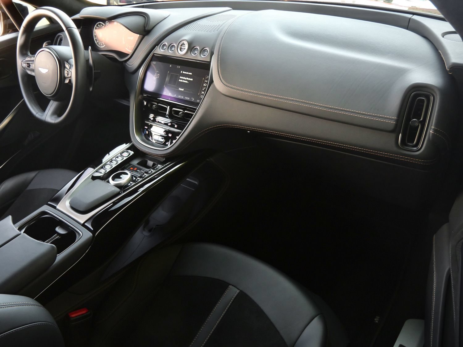 Used 2024 Aston Martin DBX AWD/4WD image 27
