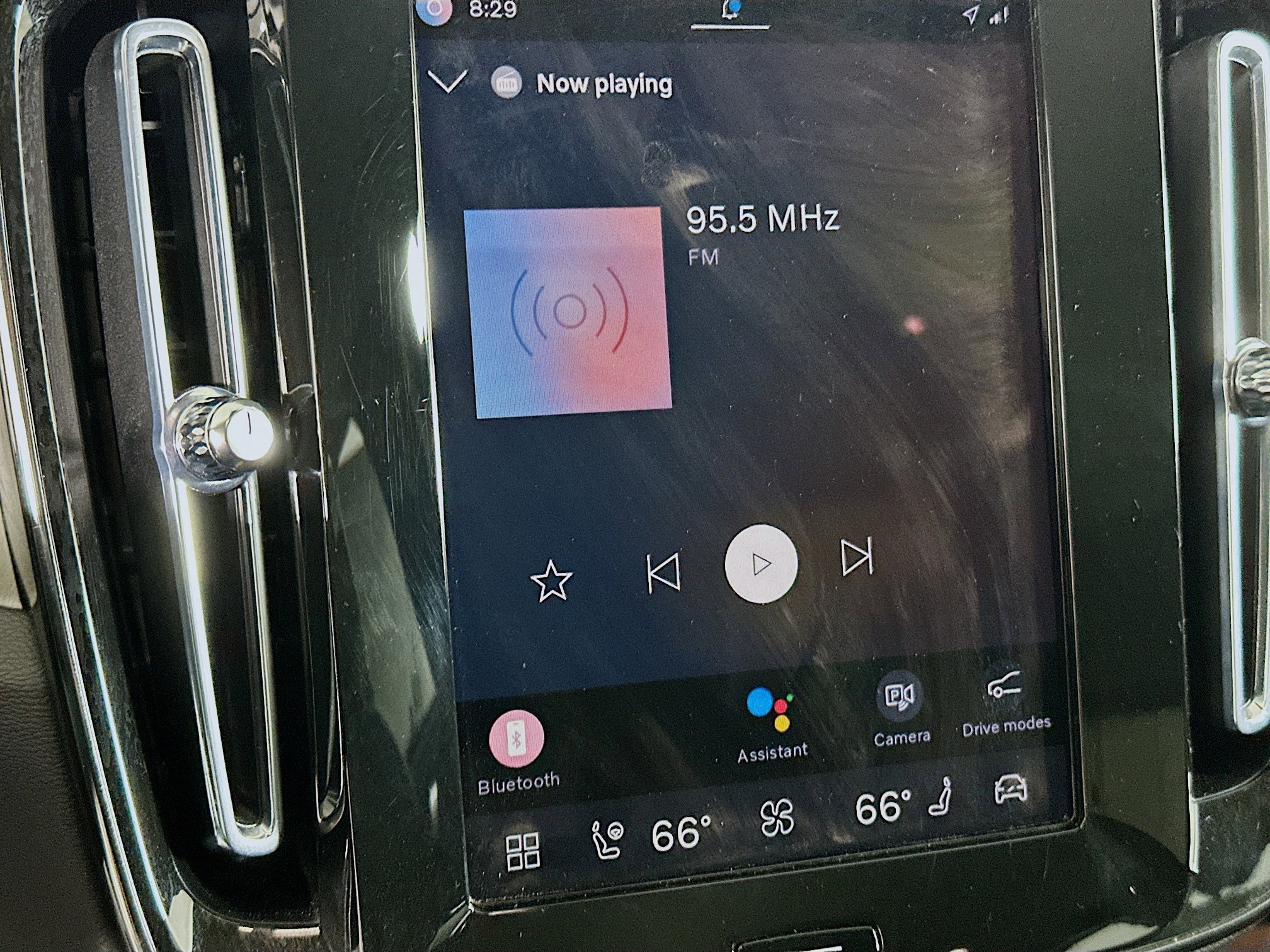 Used 2025 Volvo XC40 B5 Plus image 21