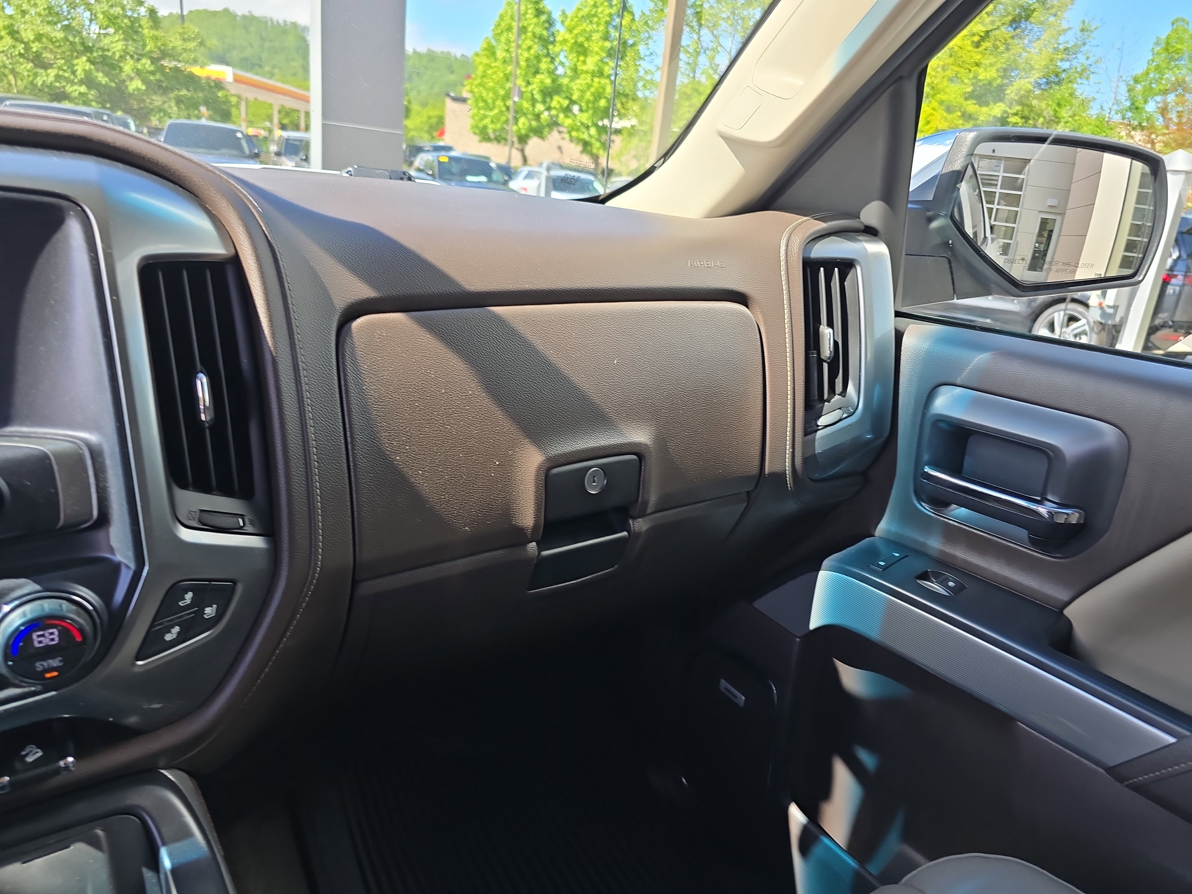 Used 2018 Chevrolet Silverado 1500 LTZ Z71 w/ LTZ Plus Package AWD/4WD image 24