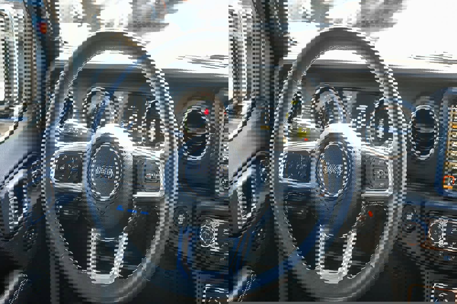 Used 2023 Jeep Wrangler Sahara w/ Safety Group image 13