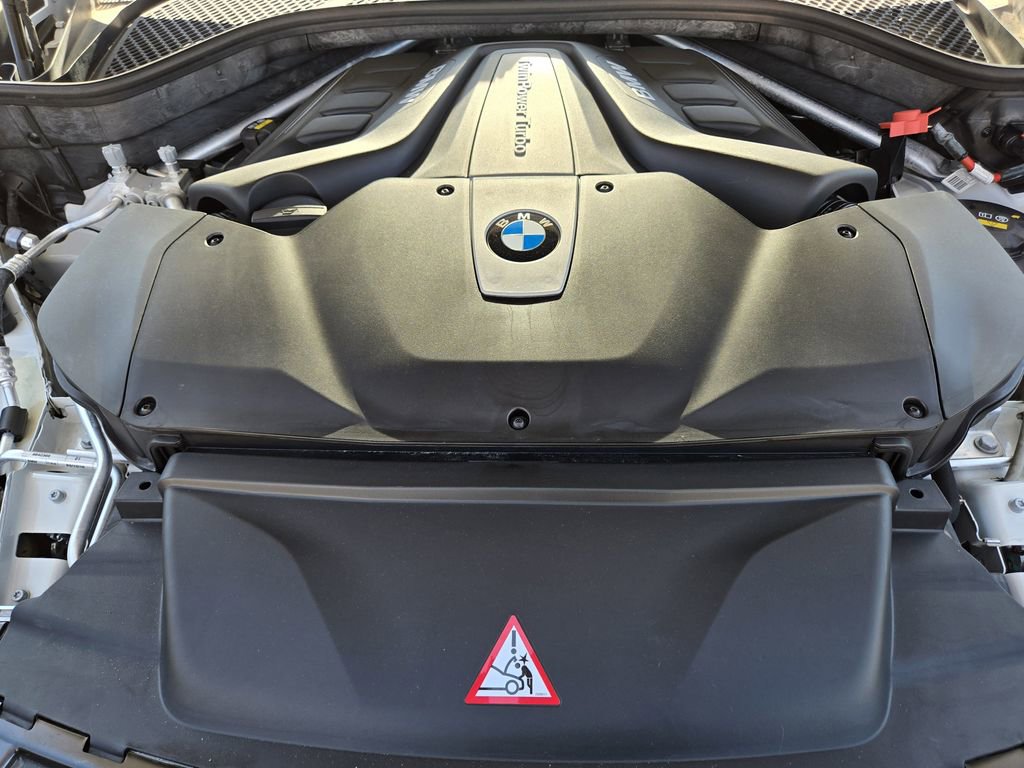 Used 2018 BMW X6 xDrive50i w/ M Sport Package image 32