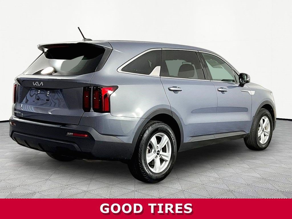 Used 2023 Kia Sorento LX FWD image 6