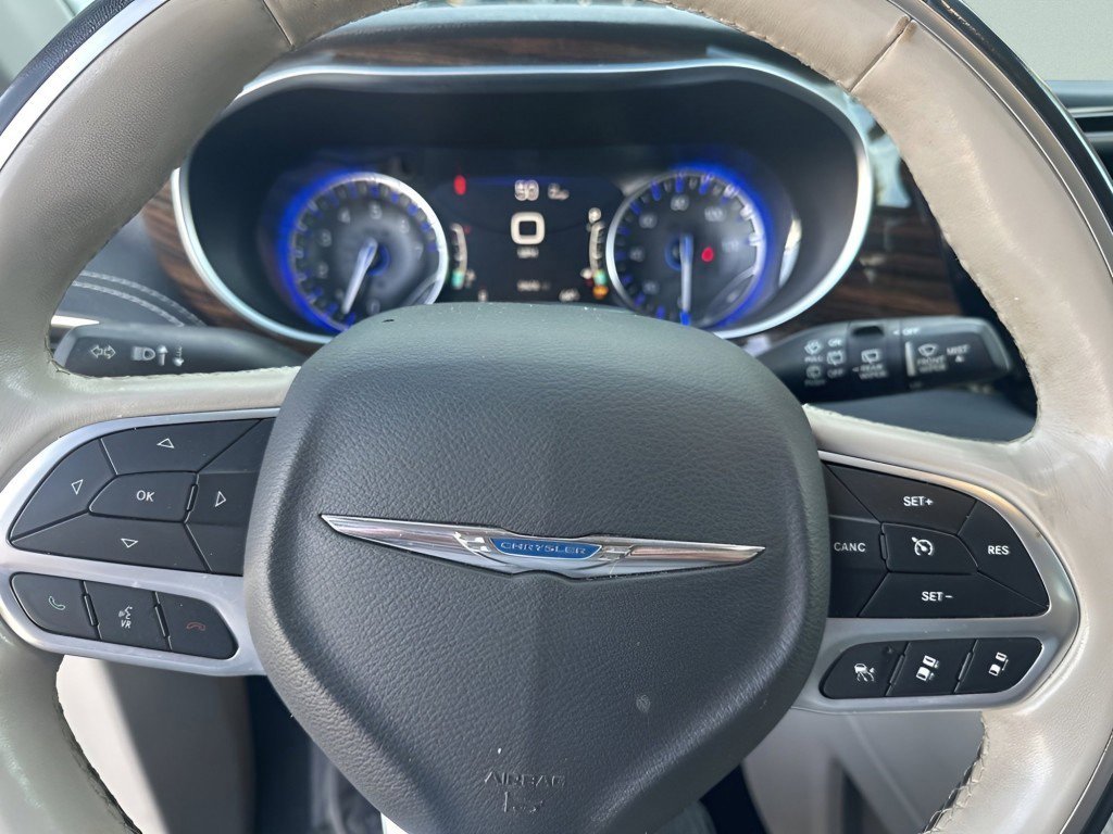 Used 2021 Chrysler Pacifica Limited w/ Premium & Safety Sphere Group image 19