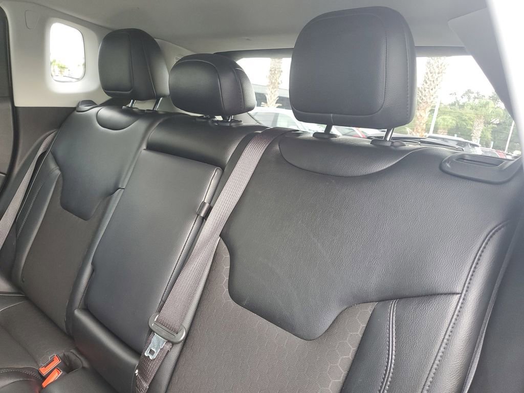 Used 2021 Jeep Compass Latitude image 11