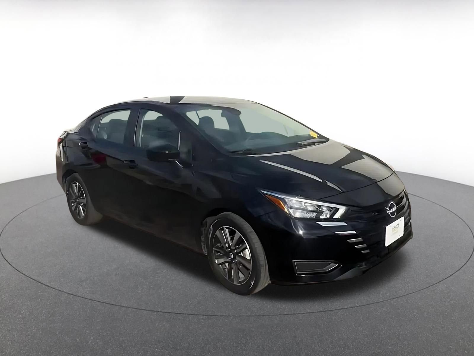 Used 2025 Nissan Versa SV FWD image 2