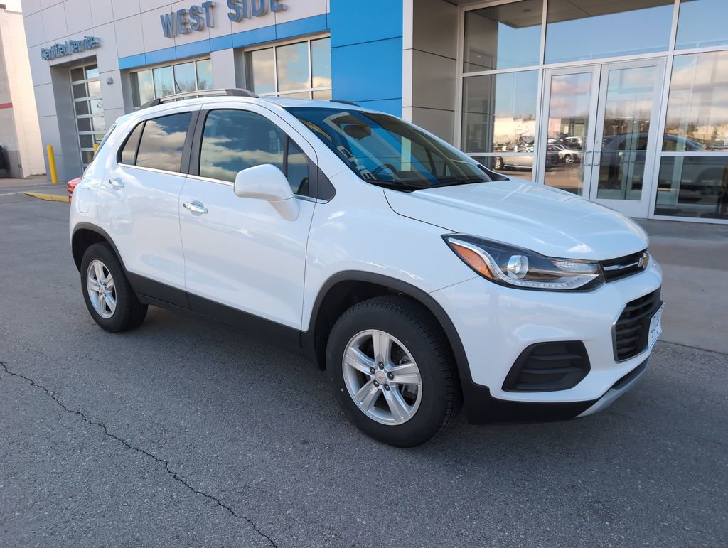 Used 2020 Chevrolet Trax LT w/ LT Convenience Package AWD/4WD image 2