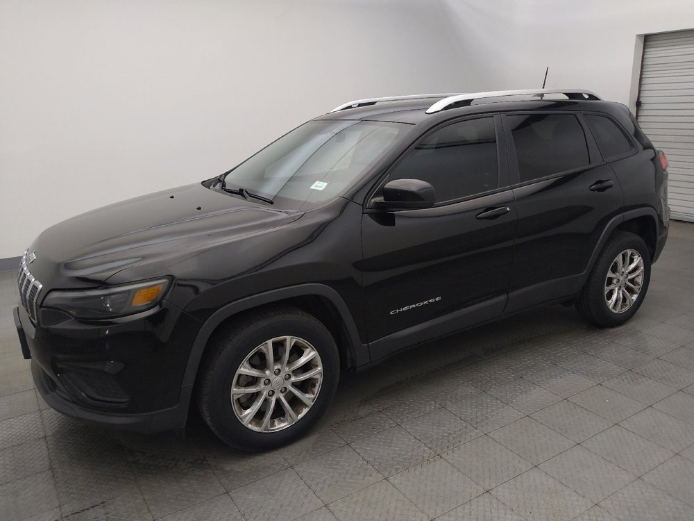 Used 2020 Jeep Cherokee Latitude FWD image 2