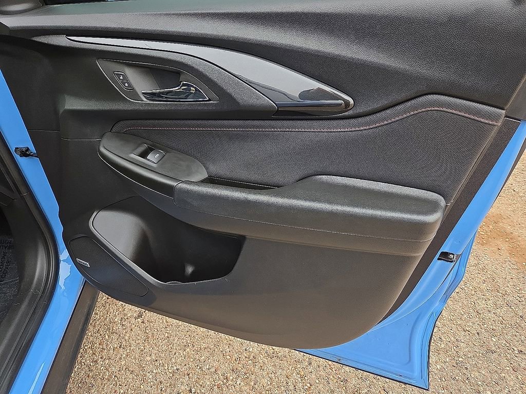 Used 2023 Chevrolet TrailBlazer RS w/ Sun and Liftgate Package image 15