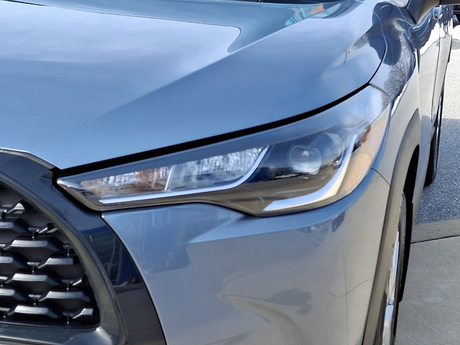 Used 2025 Toyota Corolla Cross L image 9