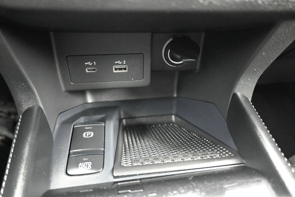 Used 2023 Nissan Kicks SR FWD image 22