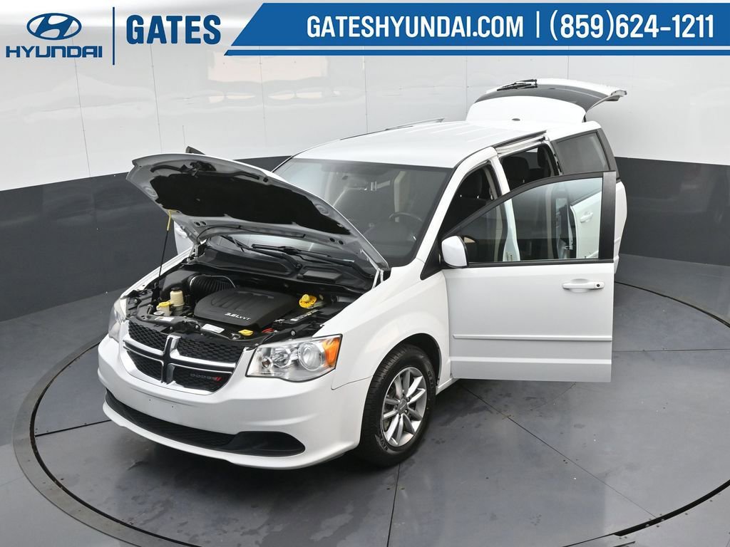 Used 2016 Dodge Grand Caravan SE image 35