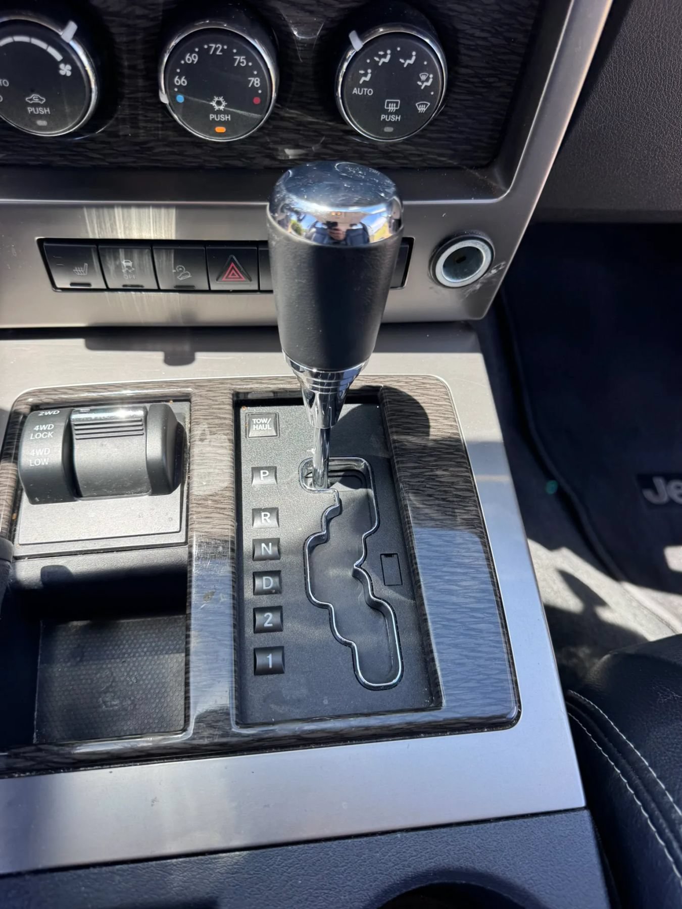 Used 2012 Jeep Liberty Limited Jet w/ Comfort/Convenience Group AWD/4WD image 18