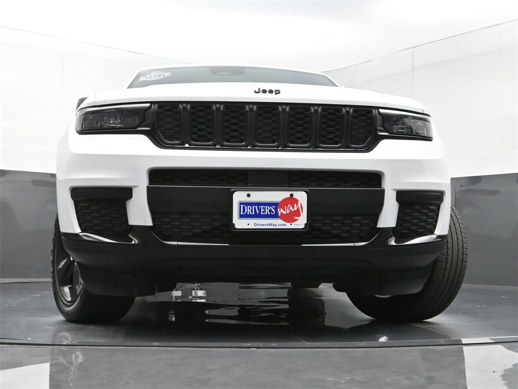 Used 2023 Jeep Grand Cherokee L Laredo image 29