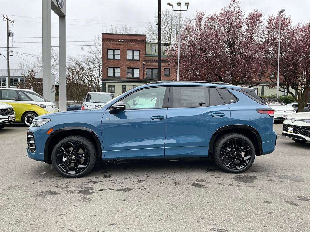 New 2026 Volkswagen Tiguan SE R-Line image 5