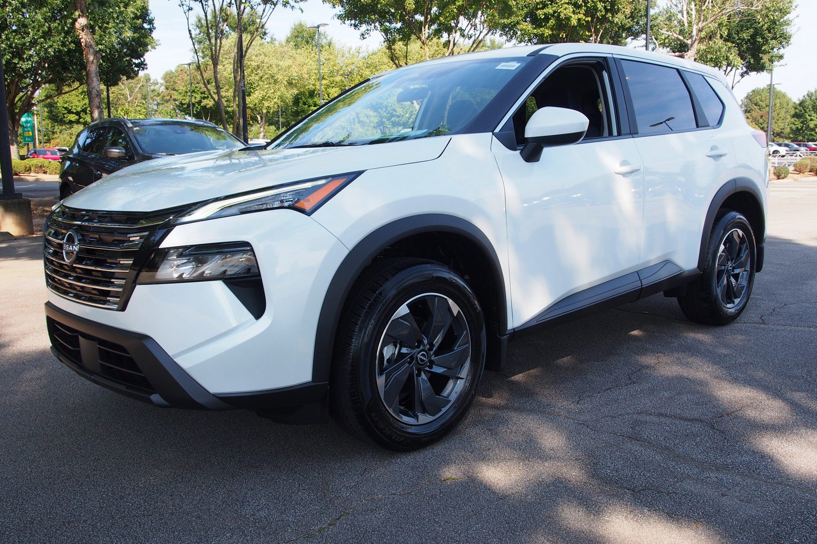 Used 2026 Nissan Rogue SV FWD image 3