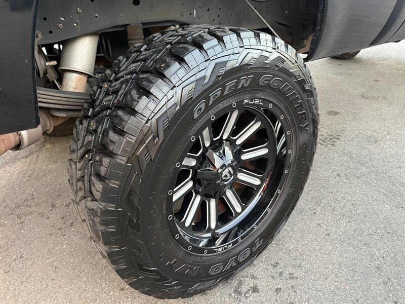 Used 2015 Ford F250 Platinum w/ FX4 Off-Road Package AWD/4WD image 12
