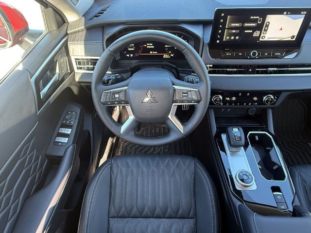 Used 2025 Mitsubishi Outlander SEL FWD image 16