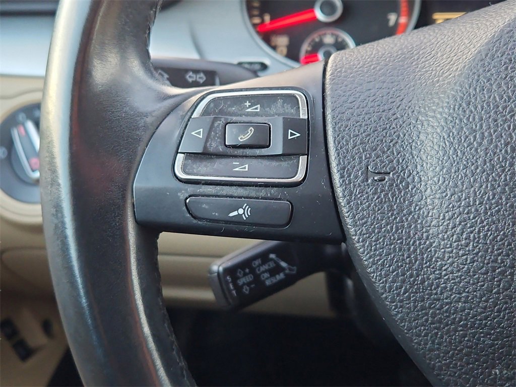 Used 2013 Volkswagen CC Sport image 19