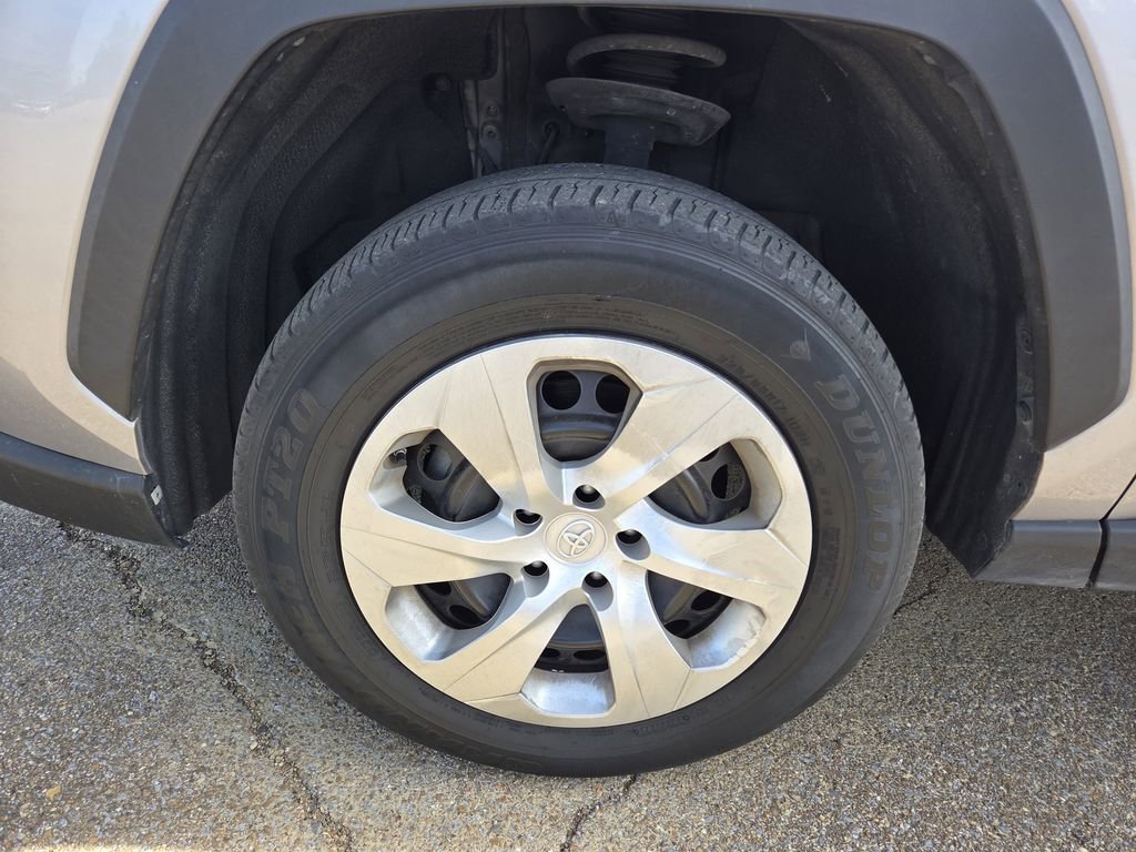 Used 2023 Toyota RAV4 LE image 24