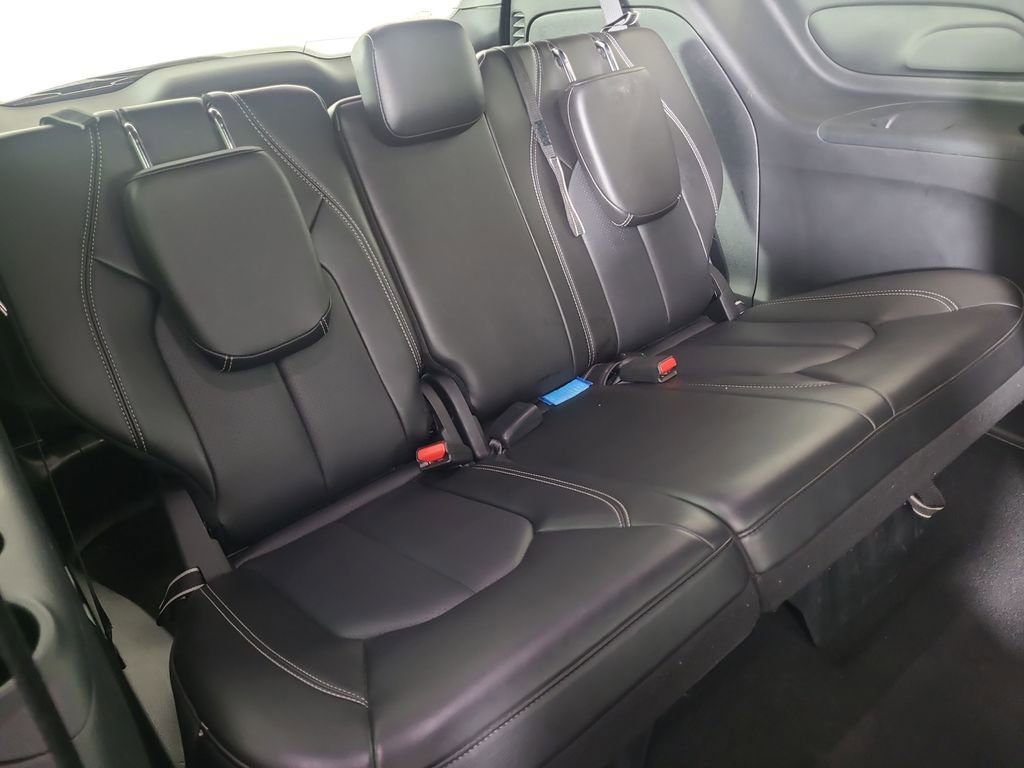 Used 2025 Chrysler Pacifica Select FWD image 23