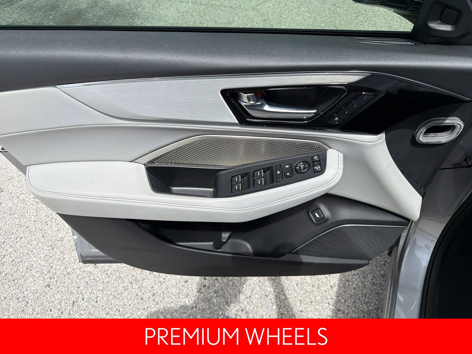 Used 2023 Acura MDX FWD w/ Technology Package image 19