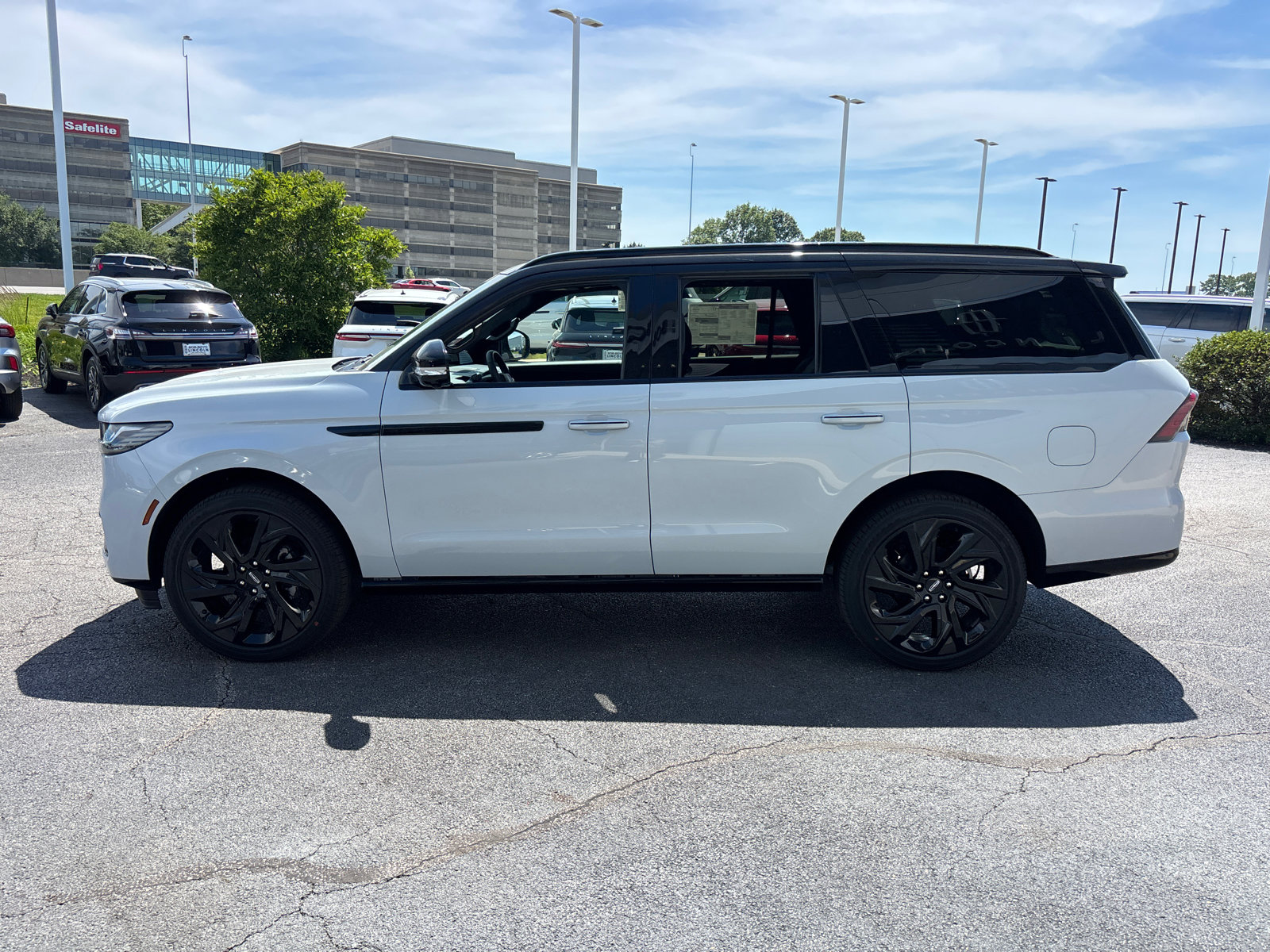 New 2026 Lincoln Navigator Black Label AWD/4WD image 4