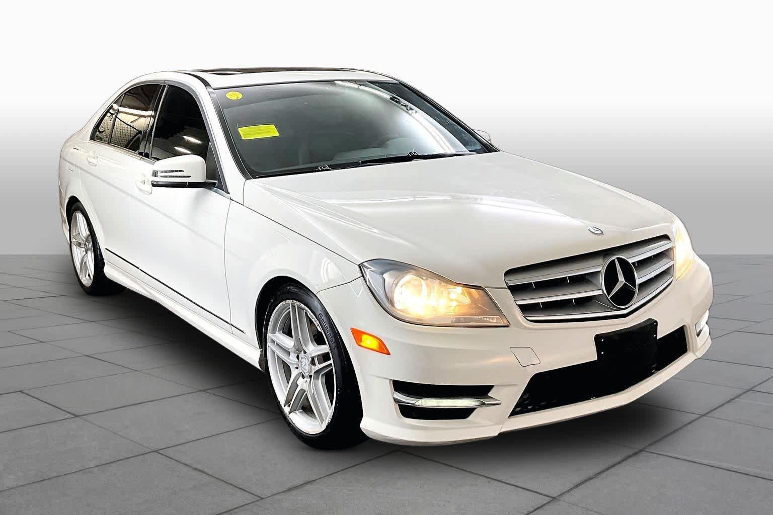 Used 2012 Mercedes-Benz C 300 4MATIC Sedan image 3
