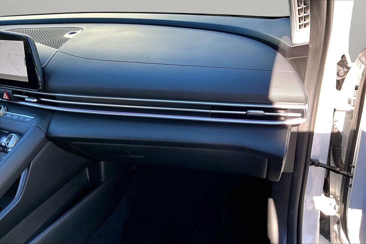 Used 2025 Hyundai Elantra SEL FWD image 20