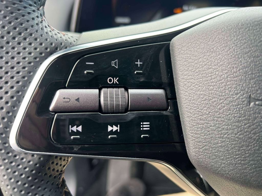 Used 2024 Nissan Ariya FWD image 20