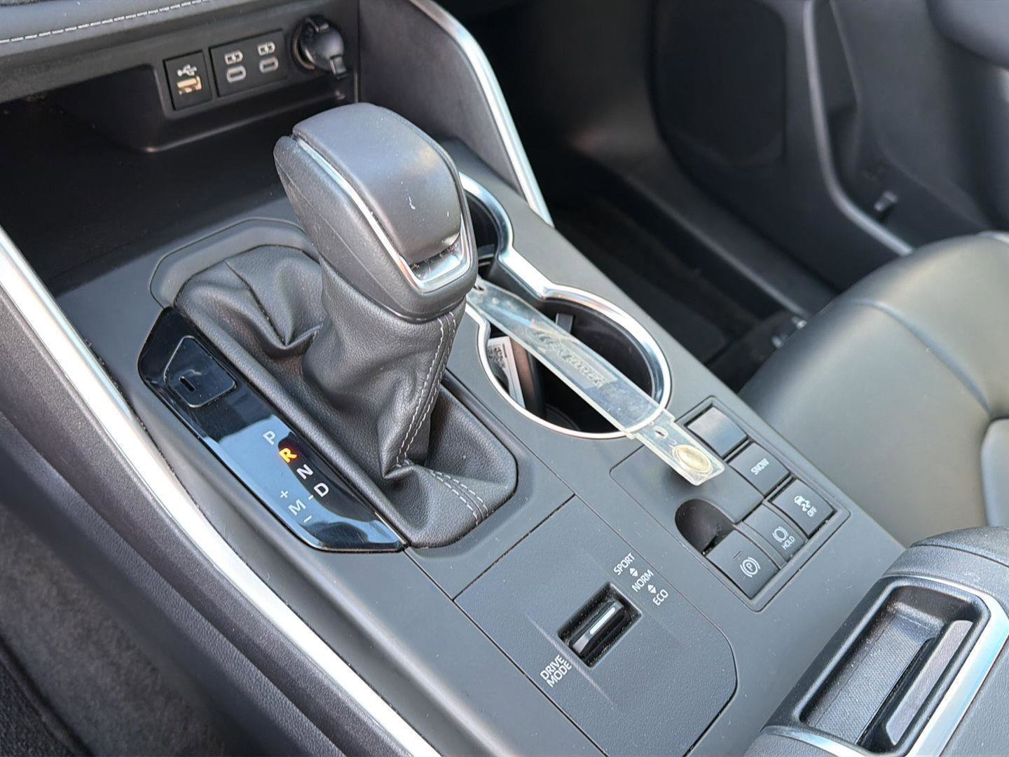 Certified 2024 Toyota Highlander XLE FWD image 29