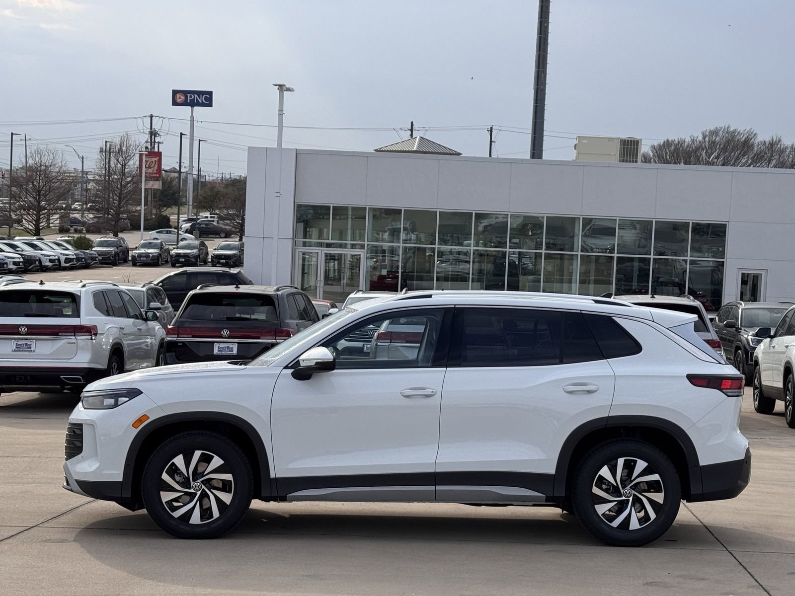 New 2026 Volkswagen Tiguan S FWD image 8