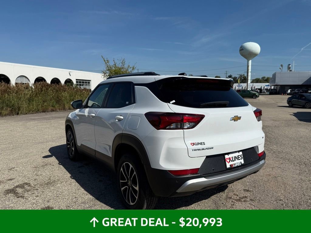 Used 2024 Chevrolet TrailBlazer LT w/ Driver Confidence Package image 10