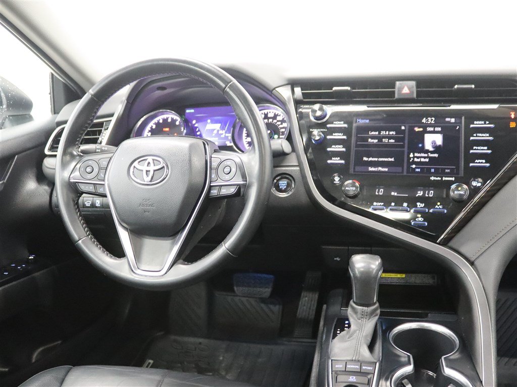 Used 2020 Toyota Camry XLE FWD image 22