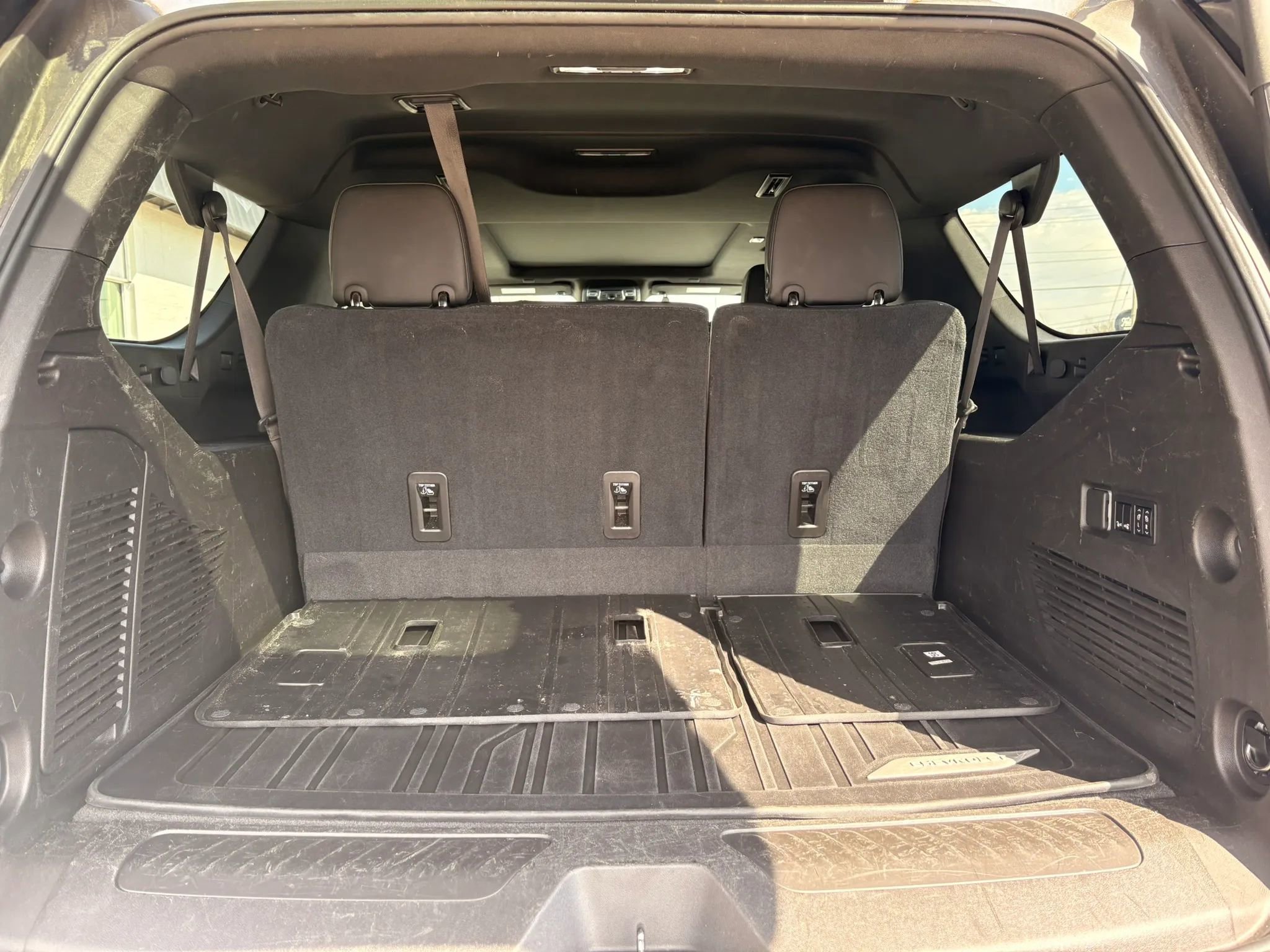 Used 2021 Chevrolet Suburban LT w/ LT Signature Package AWD/4WD image 8