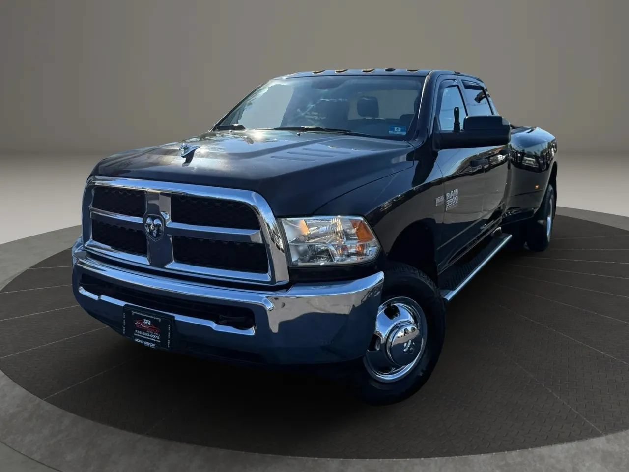 Used 2018 RAM 3500 Tradesman w/ Chrome Appearance Group AWD/4WD image 3
