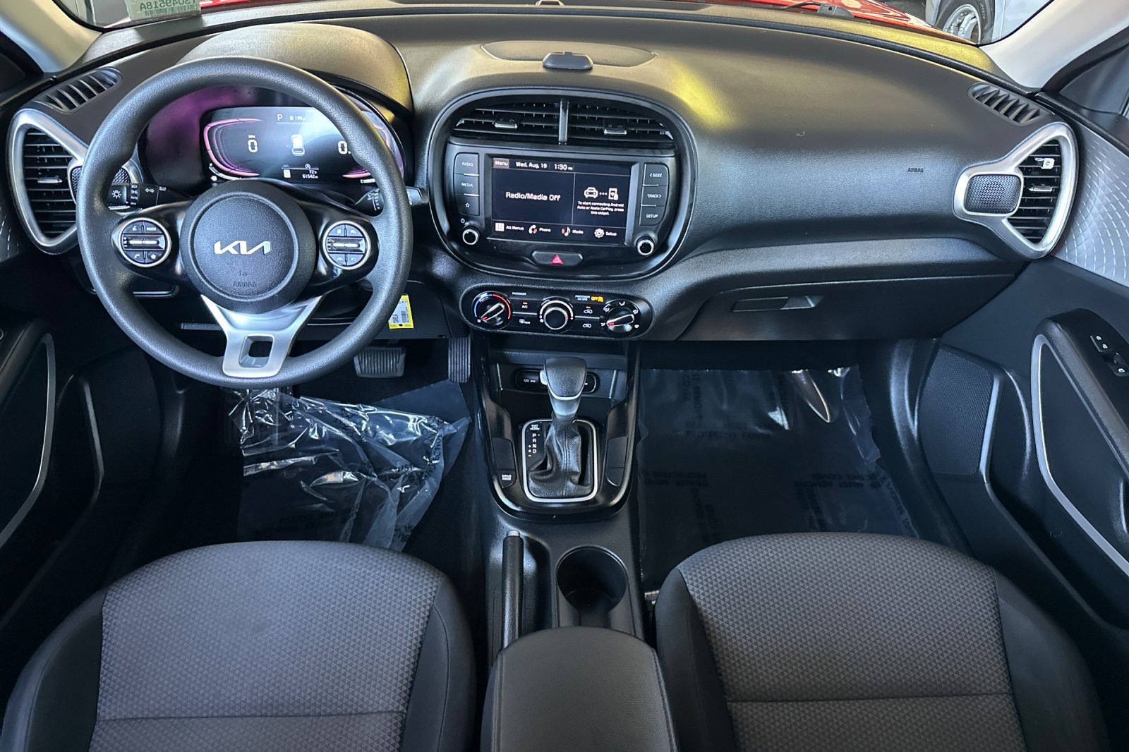 Used 2024 Kia Soul LX w/ Option Group 015 FWD image 14