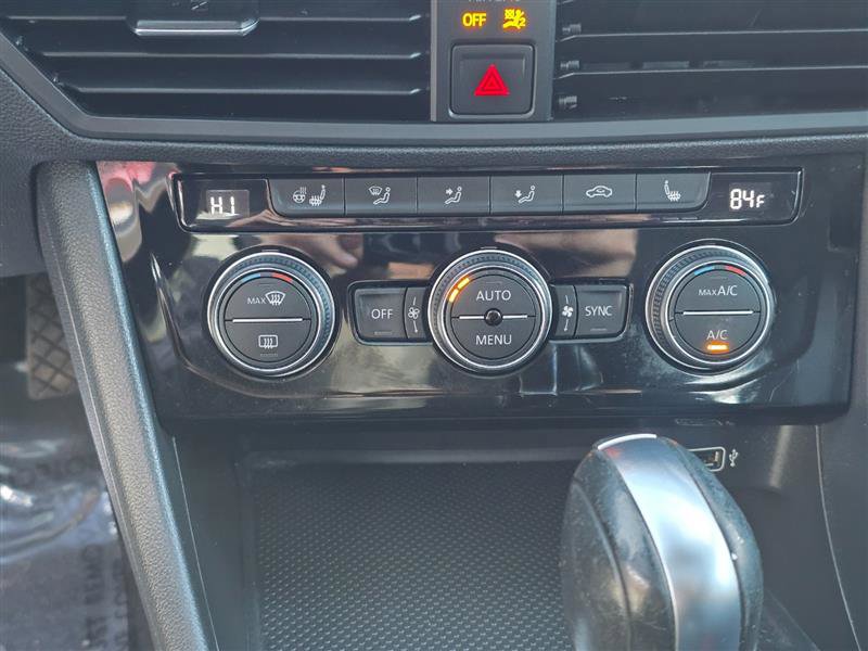 Used 2019 Volkswagen Jetta SE w/ Cold Weather Package FWD image 29
