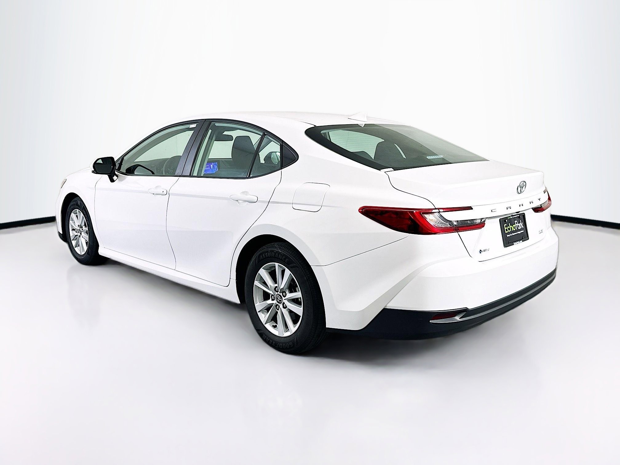 Used 2025 Toyota Camry LE image 5
