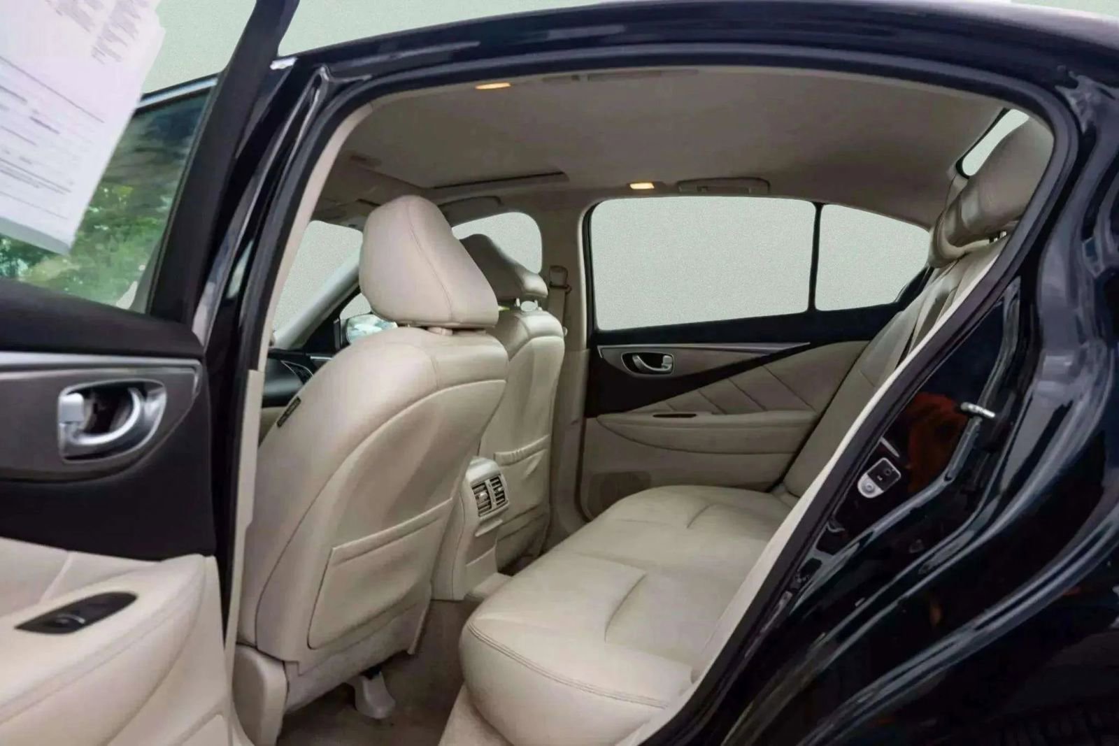 Used 2015 INFINITI Q50 w/ Moonroof Package image 8