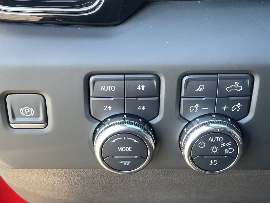 Used 2024 GMC Sierra 1500 AT4X image 18